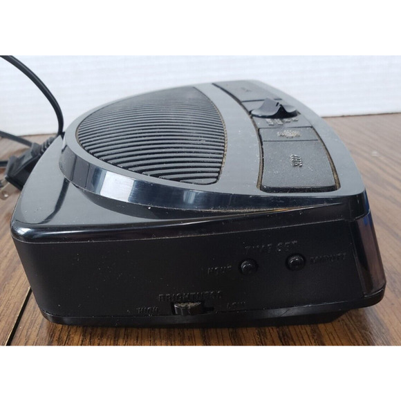 GE Vintage Clock Radio Black Model No 7-4615A AM FM Radio Tested Working - Picture 3 of 13